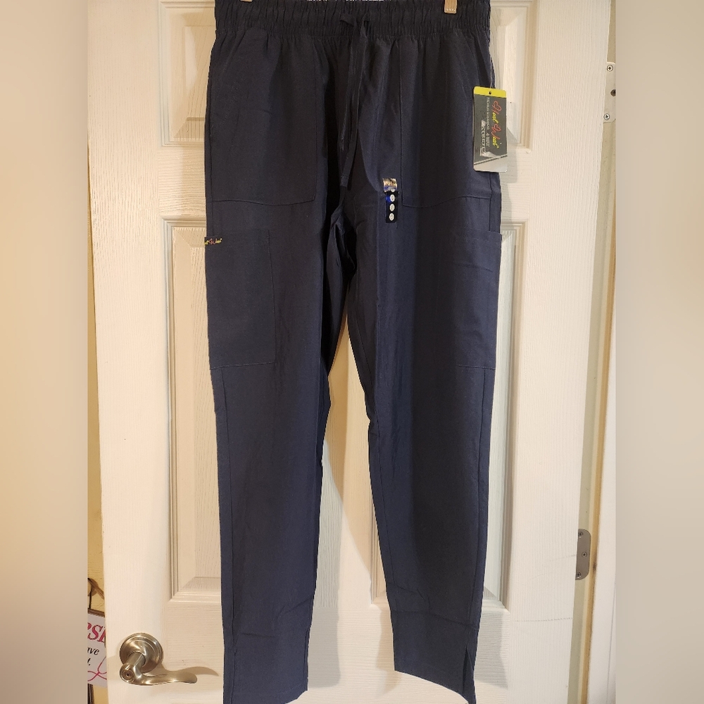 ✨️✨️NWT✨️✨️ HealWear Women's Tapered Scrub Pants - 4-Way Stretch - Picture 2 of 4